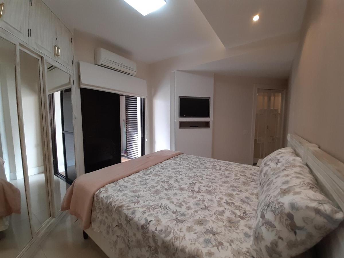 Lindo Flat No Edificio Cosmopolitan, Com Garagem E Piscina Apartman Santos Kültér fotó